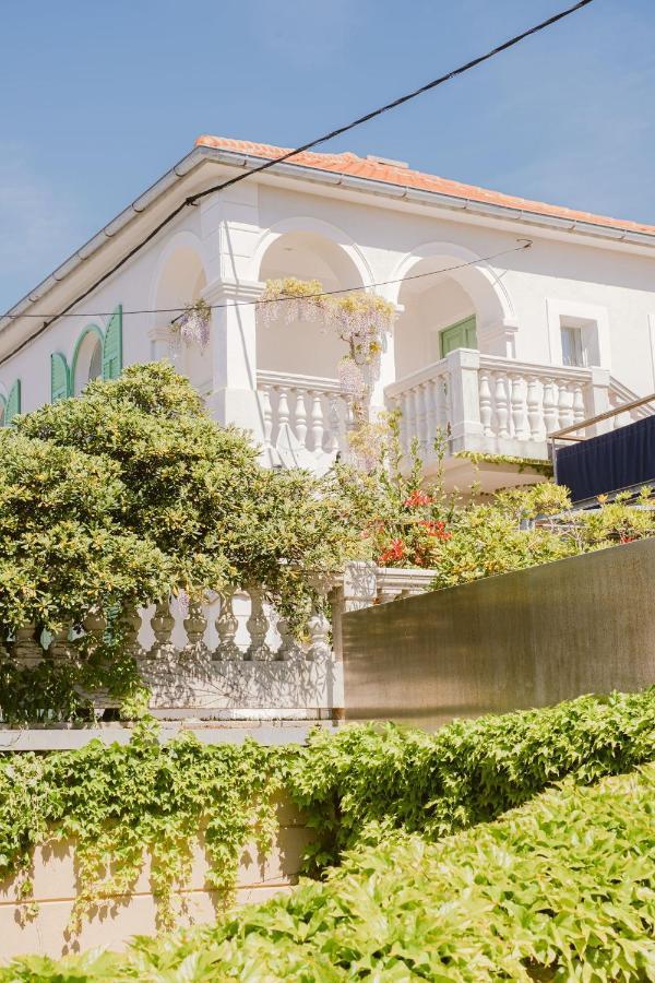 Pavi Apartments Vila Amalia ชิโล ภายนอก รูปภาพ