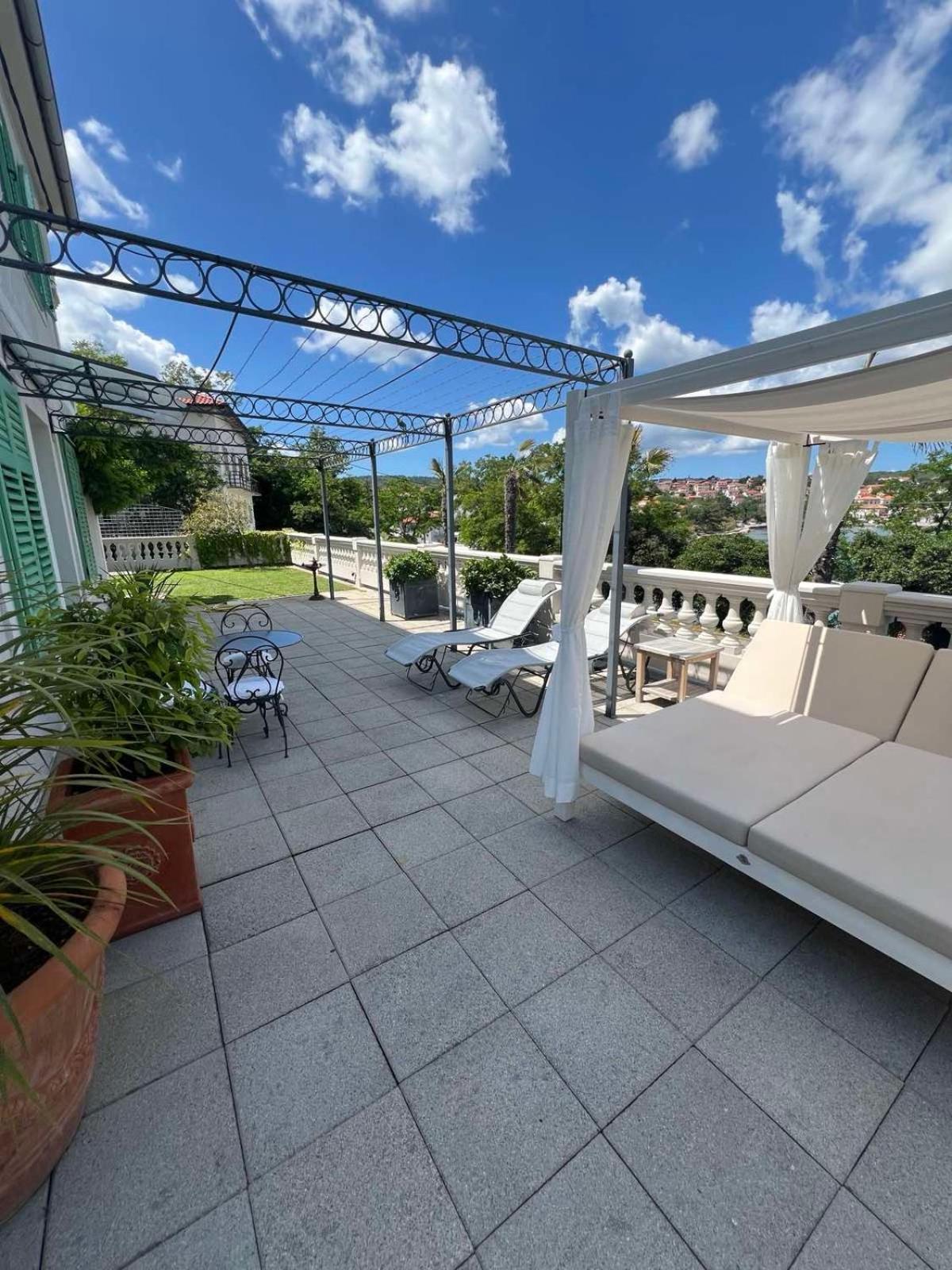Pavi Apartments Vila Amalia ชิโล ภายนอก รูปภาพ